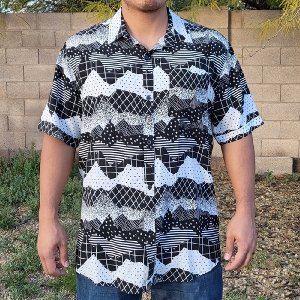 Men's LulaRoe‎ Michael Abstract Dotted Button Front Black and White Shirt